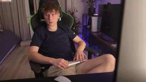 Snapshot of boykik chatting on 01-15-25, 11:30 Eddie online show from 01-15-25, 11:30