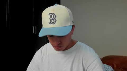 Snapshot of boylatin_777 chatting on 07-16-26, 09:43 miguel online show from 07-16-26, 09:43