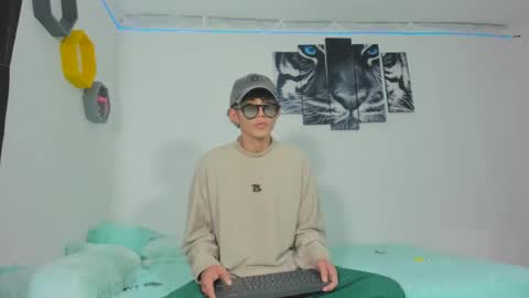 boys4hot_777 online show from 03-02-25, 07:02