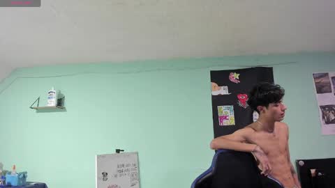 boys4hot_777 online show from 05-10-26, 08:47