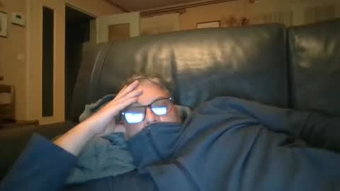 Snapshot of bozo81 chatting on 09-16-25, 07:37 bozo81 online show from 09-16-25, 07:37