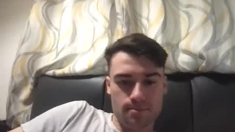 Snapshot of bozoluninss chatting on 11-17-25, 02:34 Jeff online show from 11-17-25, 02:34