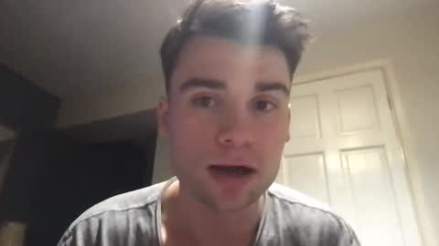 Snapshot of bozoluninss chatting on 11-19-25, 06:52 Jeff online show from 11-19-25, 06:52