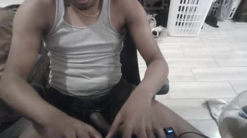 Snapshot of bquen400 chatting on 10-16-25, 04:02 bquen400 online show from 10-16-25, 04:02