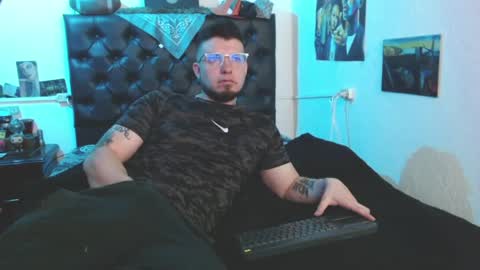 Snapshot of brad_hot_boy chatting on 05-06-26, 04:23 brad hot boy online show from 05-06-26, 04:23