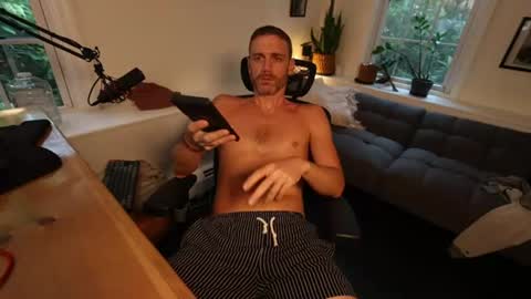 Snapshot of bradbronton chatting on 07-12-26, 11:23 BradBronton online show from 07-12-26, 11:23