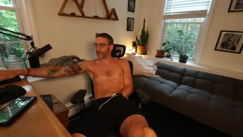 Snapshot of bradbronton chatting on 07-13-26, 11:24 BradBronton online show from 07-13-26, 11:24