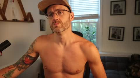 Snapshot of bradbronton chatting on 07-23-26, 11:41 BradBronton online show from 07-23-26, 11:41