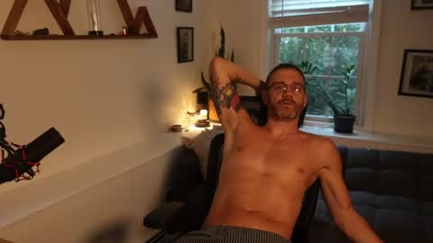 Snapshot of bradbronton chatting on 07-31-26, 11:42 BradBronton online show from 07-31-26, 11:42
