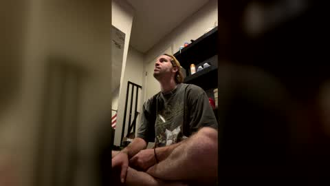 braden_thompson2012 online show from 04-18-26, 07:56