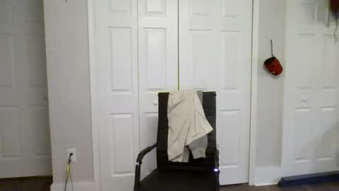 bradley203470 online show from 02-11-25, 04:13