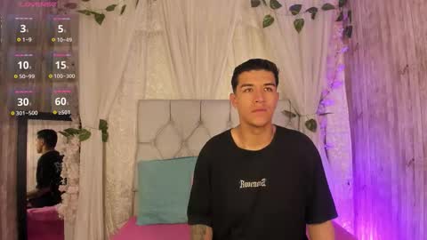 Snapshot of bradlovemma_ chatting on 10-12-25, 09:08 BradLovEmma online show from 10-12-25, 09:08