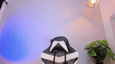 Brand  online show from 03-29-26, 04:18