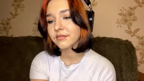 Snapshot of brandevega chatting on 02-10-26, 08:35 Emily online show from 02-10-26, 08:35