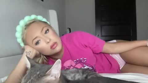 Skyyybanks online show from 05-16-26, 04:20