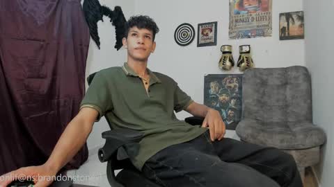 Snapshot of brandonstonexl chatting on 11-06-25, 10:43 Brandon Stone online show from 11-06-25, 10:43