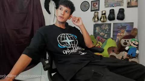 Snapshot of brandonstonexl chatting on 02-06-26, 10:35 Brandon Stone online show from 02-06-26, 10:35