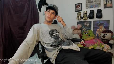 Snapshot of brandonstonexl chatting on 02-25-26, 12:09 Brandon Stone online show from 02-25-26, 12:09