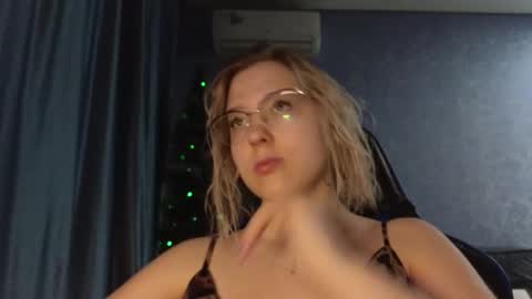 Belle  online show from 12-04-25, 10:35