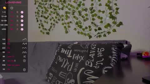 Snapshot of bravomaestro chatting on 12-14-25, 02:00 Johny Bravo online show from 12-14-25, 02:00