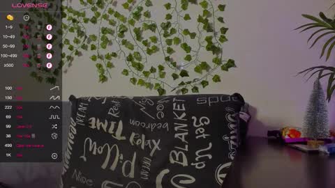 Snapshot of bravomaestro chatting on 12-20-25, 07:43 Johny Bravo online show from 12-20-25, 07:43