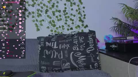 Snapshot of bravomaestro chatting on 03-12-26, 02:12 Johny Bravo online show from 03-12-26, 02:12