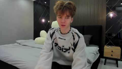 Snapshot of braxiboy chatting on 12-29-24, 09:50 Brax online show from 12-29-24, 09:50