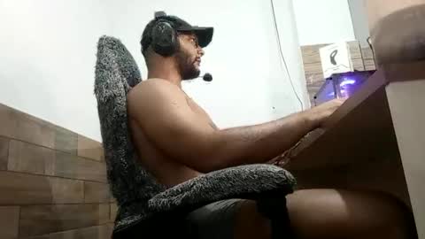 Snapshot of brazilianboy564286 chatting on 04-03-26, 12:30 FetishCarioca online show from 04-03-26, 12:30