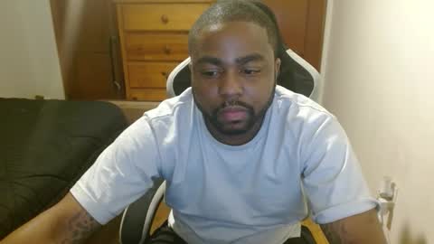 Snapshot of breadw1nnah chatting on 11-29-25, 06:05 Breadw1nnah online show from 11-29-25, 06:05