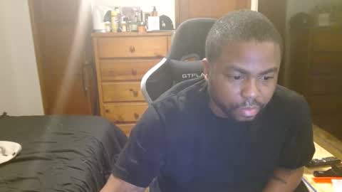 Snapshot of breadw1nnah chatting on 12-17-25, 04:29 Breadw1nnah online show from 12-17-25, 04:29