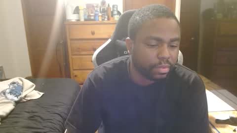 Snapshot of breadw1nnah chatting on 12-23-25, 07:06 Breadw1nnah online show from 12-23-25, 07:06