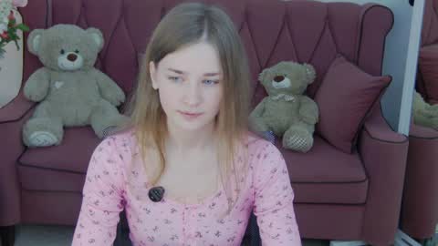 Snapshot of bree_sky chatting on 04-01-26, 11:22 Bree online show from 04-01-26, 11:22