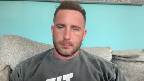 Snapshot of brettmycles chatting on 03-06-25, 01:24 Brett Mycles online show from 03-06-25, 01:24
