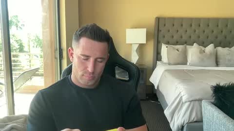 Snapshot of brettmycles chatting on 10-02-25, 06:04 Brett Mycles online show from 10-02-25, 06:04