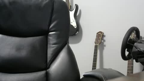 brian871001 online show from 04-16-26, 06:41