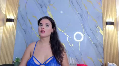 Snapshot of briana_7777 chatting on 04-15-26, 03:35 Manuela online show from 04-15-26, 03:35