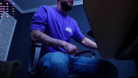 Brian online show from 10-12-25, 04:33