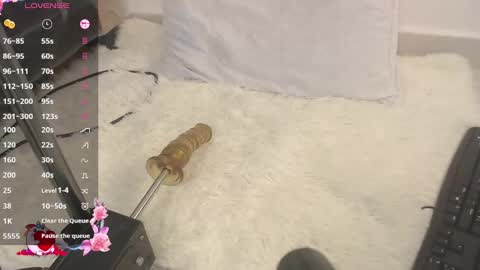 Snapshot of briannaanonym_ chatting on 11-21-25, 08:29 online show from 11-21-25, 08:29