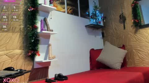 Snapshot of briannachelsea chatting on 12-28-24, 01:38 Brianna Chelsea online show from 12-28-24, 01:38