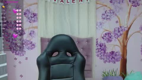 DAYANNA online show from 02-07-25, 04:06