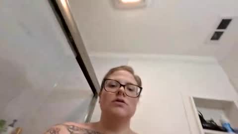 Snapshot of briebaby88 chatting on 06-09-26, 09:04 Leela Marie xo online show from 06-09-26, 09:04