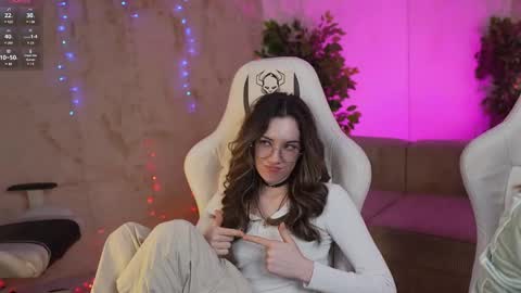 Snapshot of bright_diamonds_054 chatting on 02-11-25, 02:13 Diamonds Girls online show from 02-11-25, 02:13