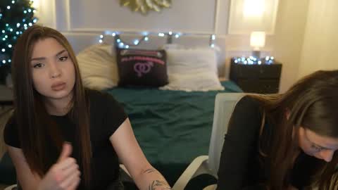 Diamonds Girls online show from 12-19-25, 12:23