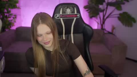Diamonds Girls online show from 06-12-26, 07:40