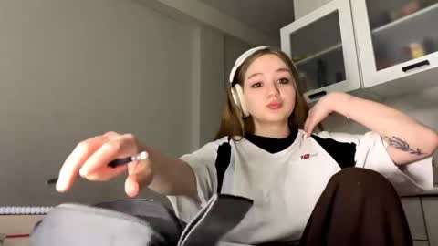 Anne online show from 05-02-26, 01:05