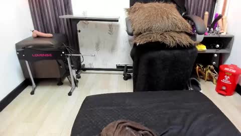 BRIGITTE online show from 03-08-25, 04:17