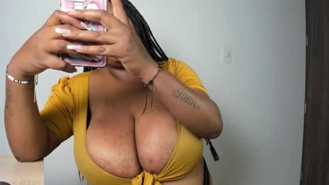 Snapshot of brionygip chatting on 09-10-25, 12:16 ANGIE online show from 09-10-25, 12:16