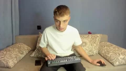 Snapshot of bristlebback chatting on 09-18-25, 06:10 bristlebback online show from 09-18-25, 06:10
