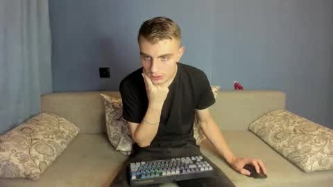 Snapshot of bristlebback chatting on 09-20-25, 01:12 bristlebback online show from 09-20-25, 01:12
