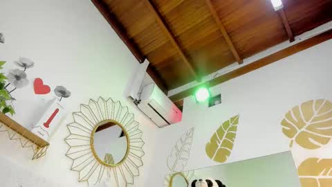 Snapshot of britannyclaire chatting on 09-20-25, 12:50 BritannyClaire online show from 09-20-25, 12:50